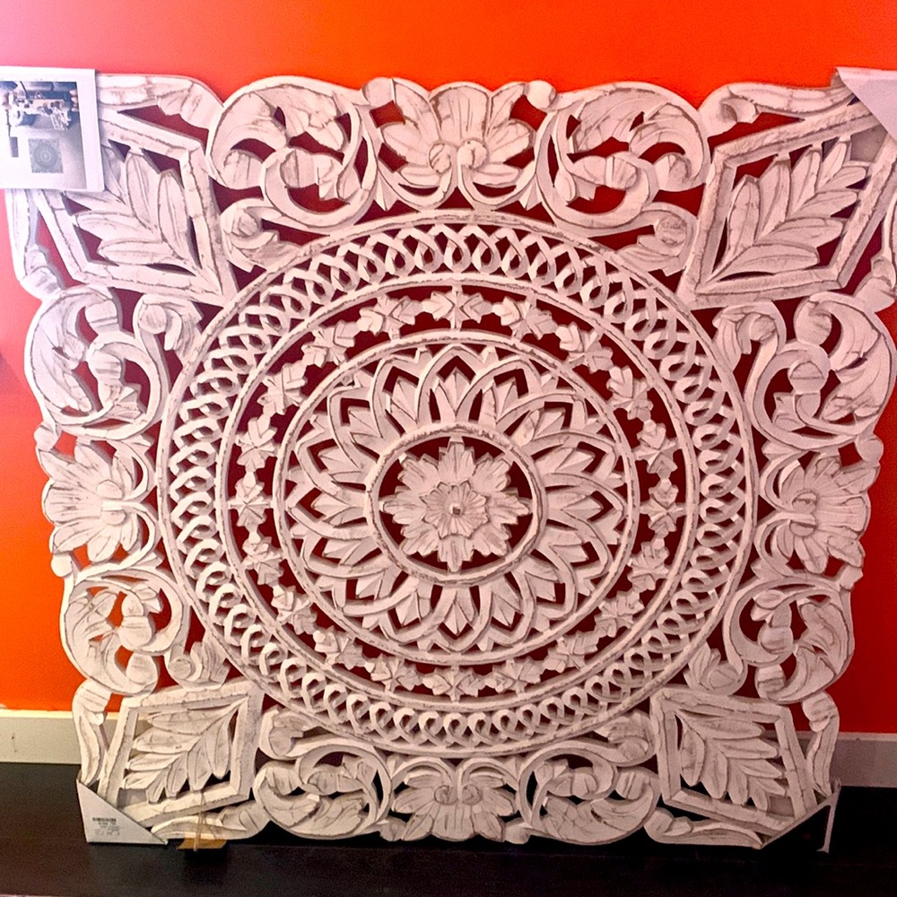 Wall decor 2.5 x 2.5 feet